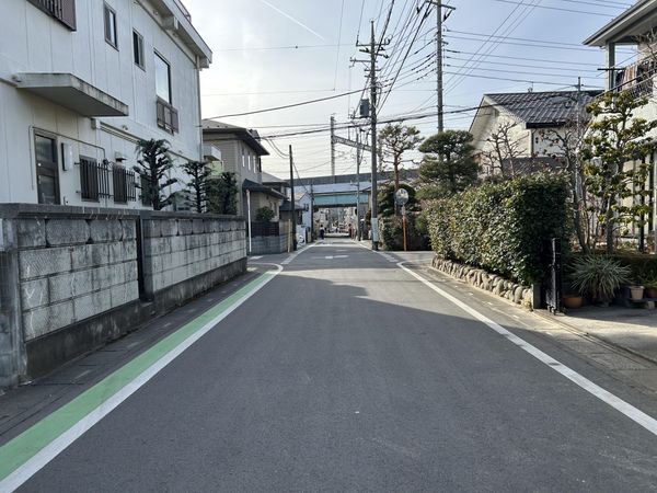 さいたま市北区宮原町2丁目 1号棟 前面道路含む外観 さいたま市北区宮原町2丁目 1号棟 前面道路含む外観
