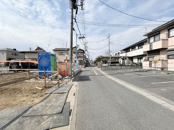 さいたま市西区西大宮3丁目 1号棟 前面道路含む外観 さいたま市西区西大宮3丁目 1号棟 前面道路含む外観