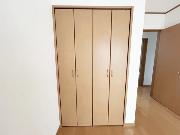 クローゼット（西側洋室約6.0帖）