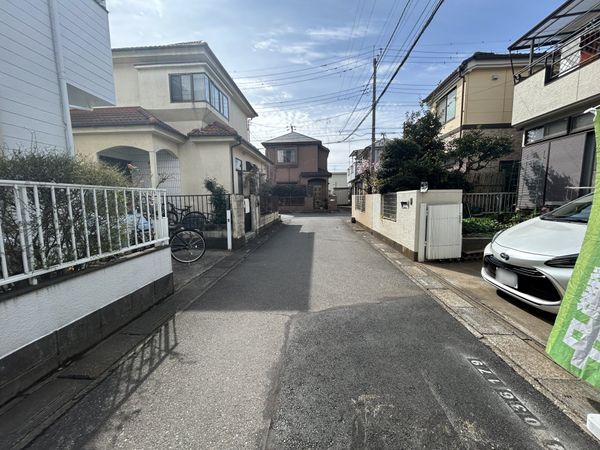 さいたま市見沼区大字大谷 前面道路含む外観 さいたま市見沼区大字大谷 前面道路含む外観