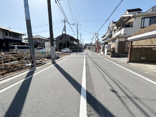 さいたま市大宮区土手町1丁目 3号棟 前面道路含む外観