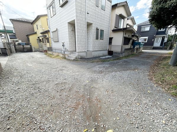 さいたま市西区大字指扇 前面道路含む外観 前面道路含む外観