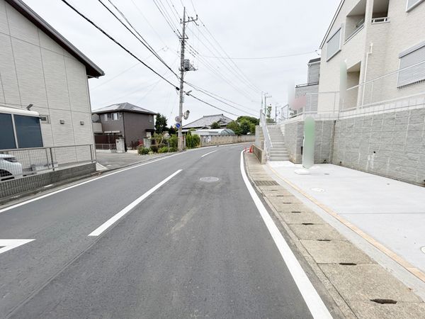 さいたま市見沼区大字中川 5号棟 前面道路含む外観 さいたま市見沼区大字中川 5号棟 前面道路含む外観