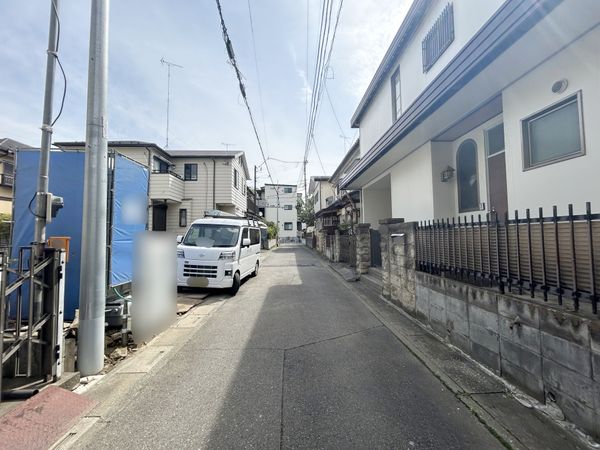 さいたま市北区日進町2丁目 1号棟 前面道路含む外観 さいたま市北区日進町2丁目 1号棟 前面道路含む外観