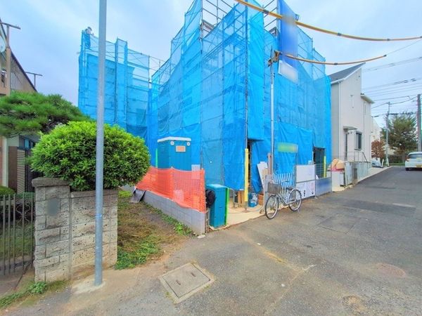 さいたま市大宮区天沼町1丁目 2号棟 前面道路含む外観