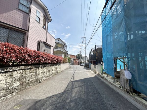 さいたま市大宮区天沼町2丁目 1号棟 前面道路含む外観 さいたま市大宮区天沼町2丁目 1号棟 前面道路含む外観