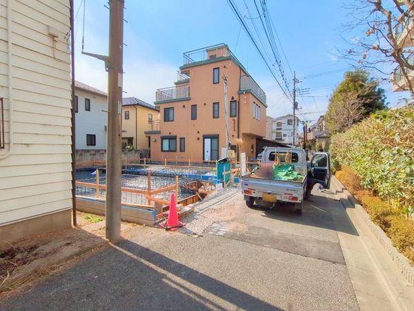 さいたま市大宮区桜木町3丁目 2号棟 前面道路含む外観 さいたま市大宮区桜木町3丁目 2号棟 前面道路含む外観