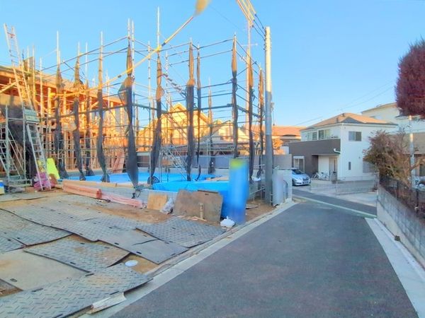 さいたま市北区宮原町4丁目 2号棟 前面道路含む外観 さいたま市北区宮原町4丁目 2号棟 前面道路含む外観