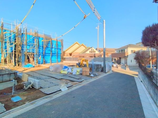 さいたま市北区宮原町4丁目 1号棟 前面道路含む外観 さいたま市北区宮原町4丁目 1号棟 前面道路含む外観