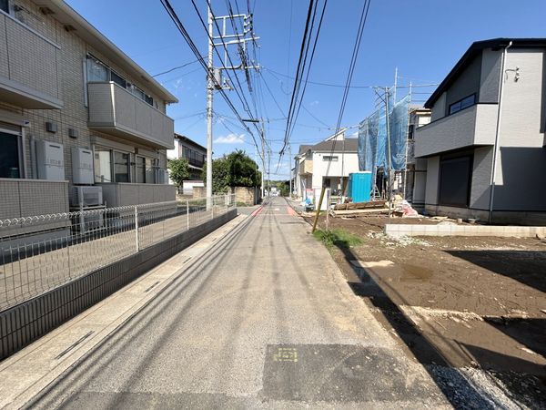 さいたま市西区三橋6丁目 1号棟 前面道路含む外観 さいたま市西区三橋6丁目 1号棟 前面道路含む外観