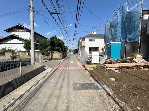 さいたま市西区三橋6丁目 2号棟 前面道路含む外観 さいたま市西区三橋6丁目 2号棟 前面道路含む外観