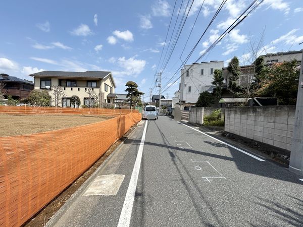 さいたま市大宮区堀の内町3丁目 2号棟 前面道路含む外観 さいたま市大宮区堀の内町3丁目 2号棟 前面道路含む外観