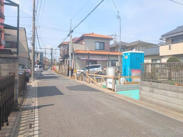 さいたま市北区日進町2丁目 1号棟 前面道路含む外観 さいたま市北区日進町2丁目 1号棟 前面道路含む外観