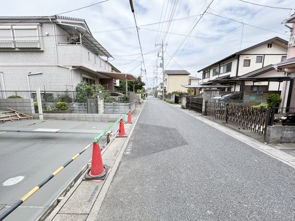 さいたま市北区日進町2丁目 1号棟 前面道路含む外観 さいたま市北区日進町2丁目 1号棟 前面道路含む外観