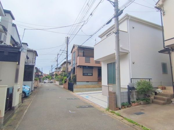 前面道路含む外観