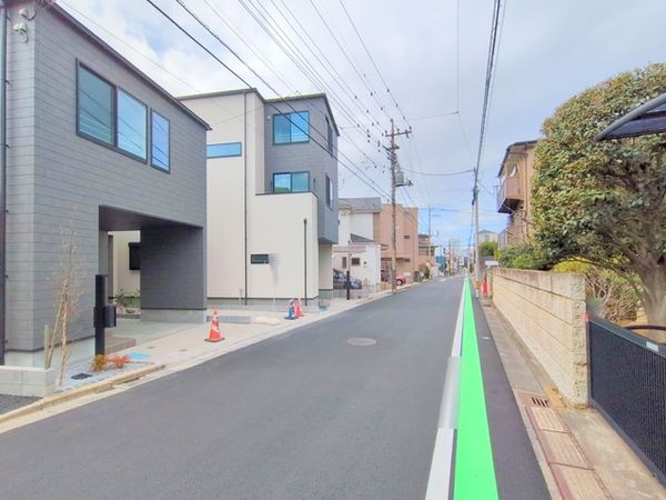 さいたま市大宮区天沼町1丁目 前面道路含む外観 さいたま市大宮区天沼町1丁目 前面道路含む外観