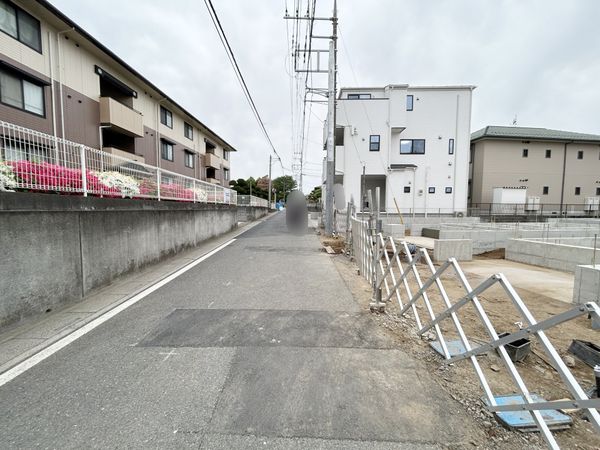 さいたま市北区日進町3丁目 新築戸建4号棟 前面道路含む外観 さいたま市北区日進町3丁目 新築戸建4号棟 前面道路含む外観