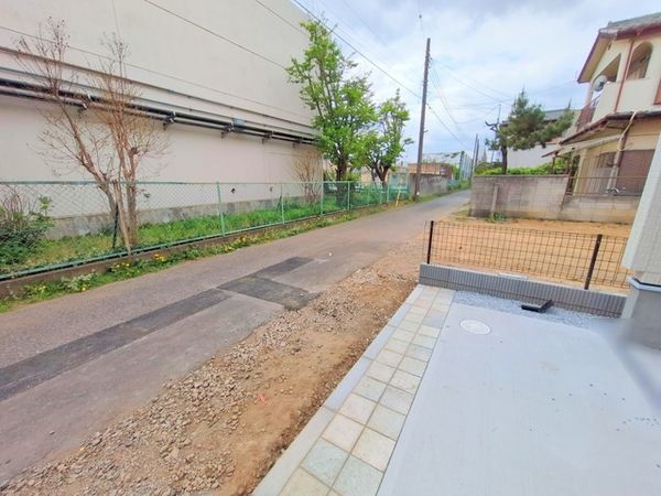 さいたま市大宮区大成町2丁目 1号棟 前面道路含む外観 さいたま市大宮区大成町2丁目 1号棟 前面道路含む外観
