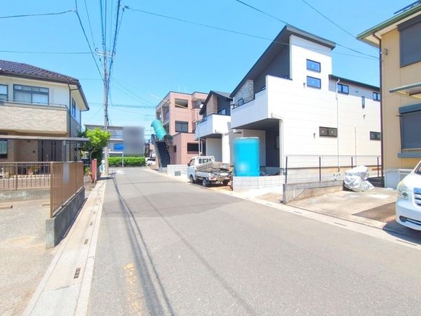 さいたま市北区土呂町1丁目 2号棟 前面道路含む外観 さいたま市北区土呂町1丁目 2号棟 前面道路含む外観