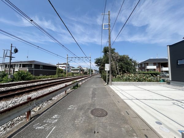 さいたま市北区別所町 1号棟 前面道路含む外観 さいたま市北区別所町 1号棟 前面道路含む外観