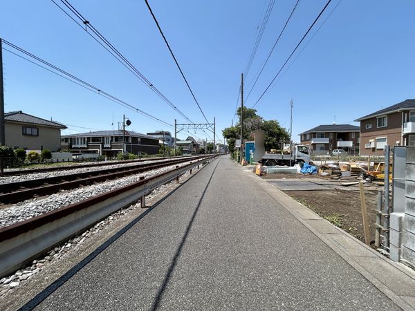さいたま市北区別所町 2号棟 前面道路含む外観 さいたま市北区別所町 2号棟 前面道路含む外観
