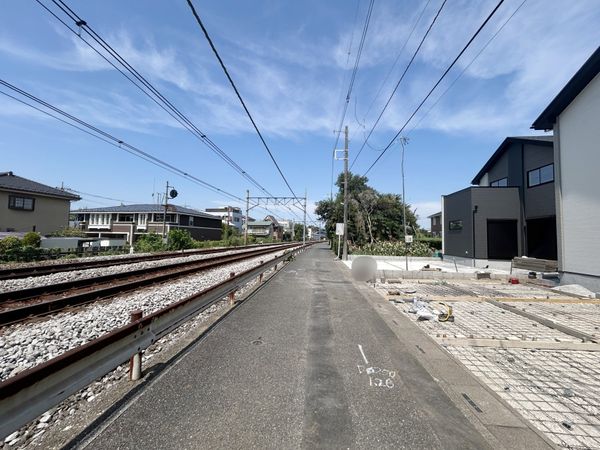 さいたま市北区別所町 2号棟 前面道路含む外観 さいたま市北区別所町 2号棟 前面道路含む外観
