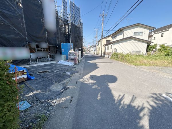 さいたま市西区大字土屋 1号棟 前面道路含む外観 さいたま市西区大字土屋 1号棟 前面道路含む外観