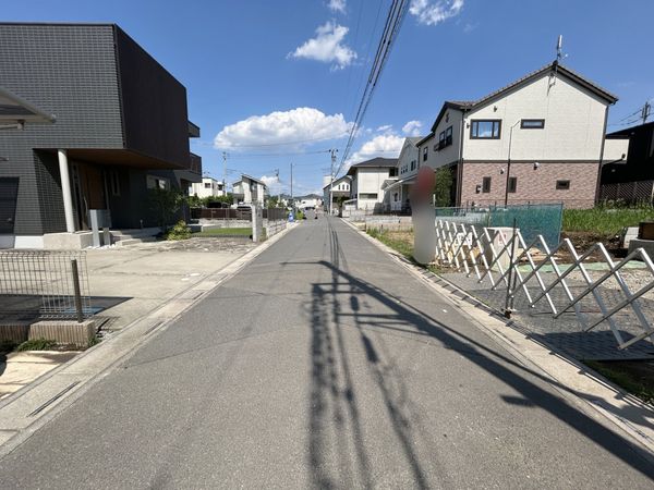 さいたま市西区西大宮4丁目 A号棟 前面道路含む外観 さいたま市西区西大宮4丁目 A号棟 前面道路含む外観