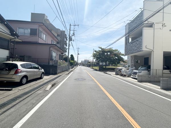 前面道路含む外観