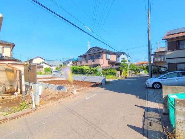 前面道路含む外観