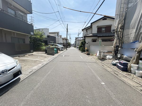 さいたま市大宮区櫛引町1丁目 1号棟 前面道路含む外観 さいたま市大宮区櫛引町1丁目 1号棟 前面道路含む外観