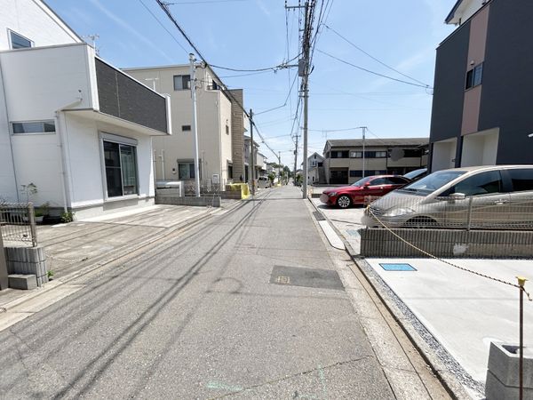 さいたま市大宮区堀の内町2丁目 3号棟 前面道路含む外観 さいたま市大宮区堀の内町2丁目 3号棟 前面道路含む外観