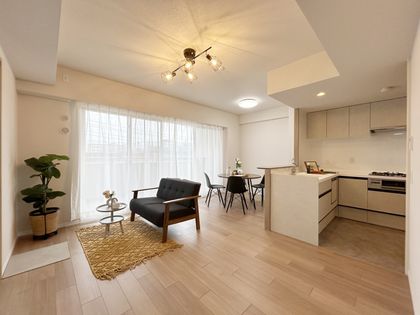 プラウド大宮日進 リビング