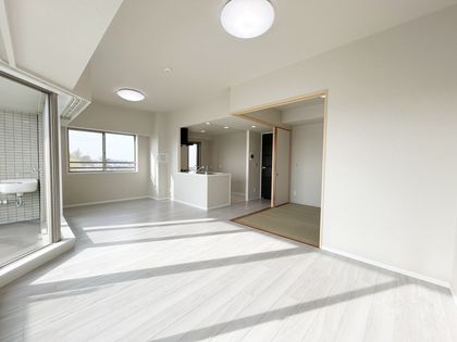 コスモ大宮日進ビューステージ リビング