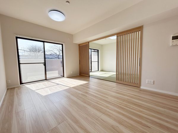 ファミール大宮宮原壱番館 リビング