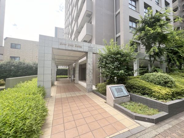 ライオンズヴィアーレ大宮 エントランス