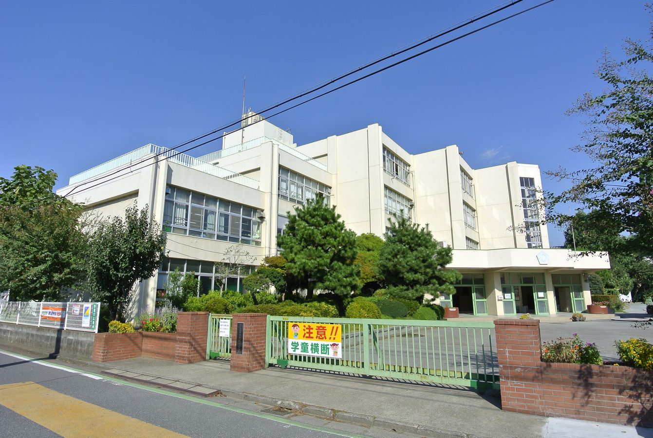 ライオンズマンション大宮大成第2 さいたま市立大成小学校(約520m) さいたま市立大成小学校(約520m)