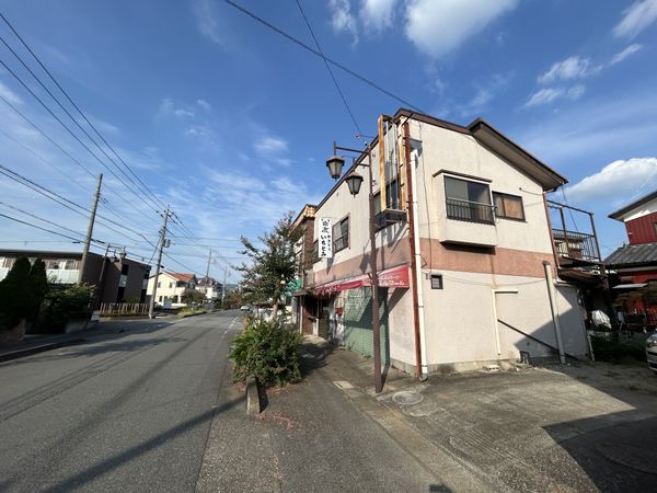 上尾市井戸木1丁目 前面道路含む外観