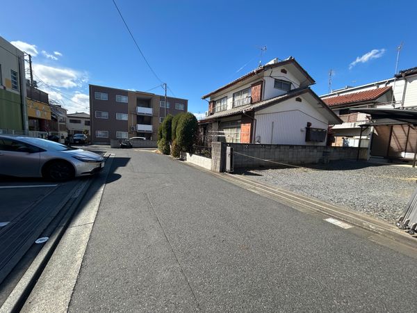 上尾市大字小敷谷 前面道路含む外観 上尾市大字小敷谷 前面道路含む外観