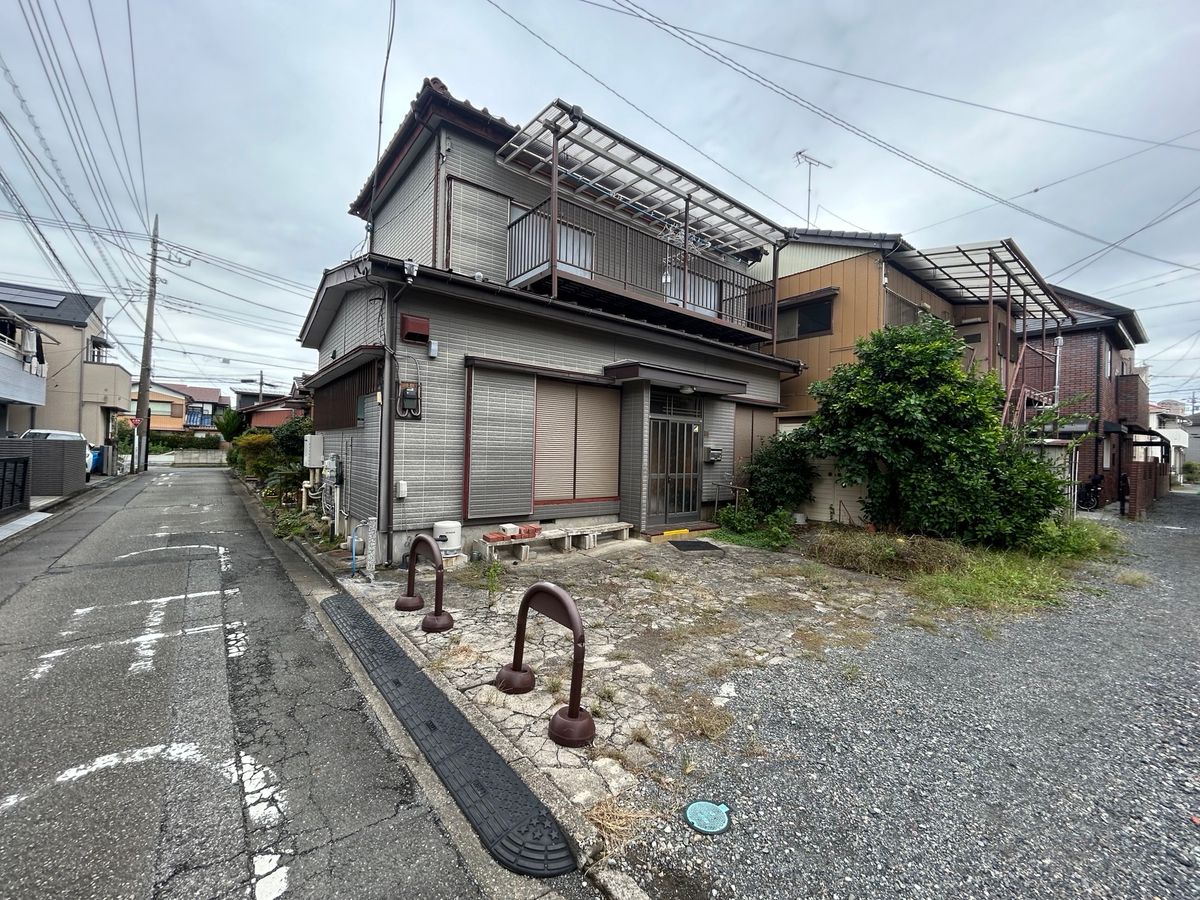 前面道路含む外観