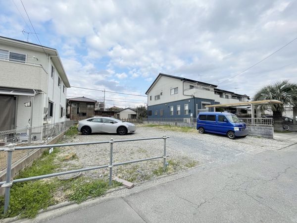 鴻巣市富士見町 前面道路含む外観 鴻巣市富士見町 前面道路含む外観