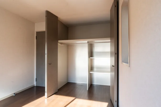 ２階洋室クローゼット