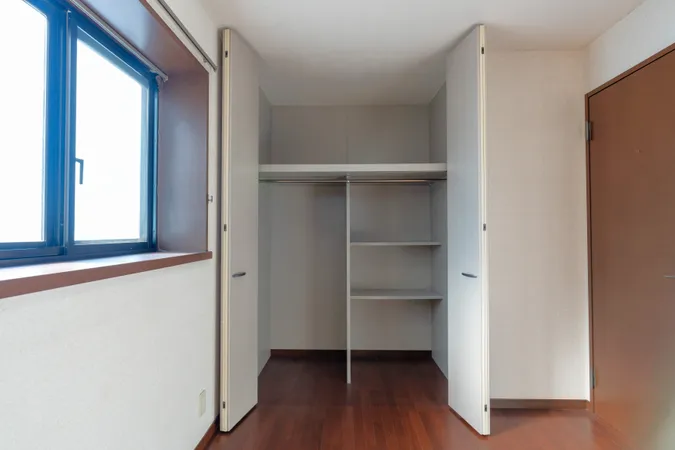 ３階東側洋室クローゼット