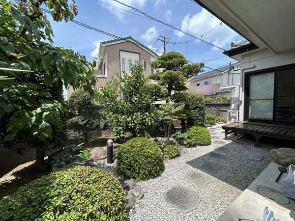 桶川市泉2丁目 庭