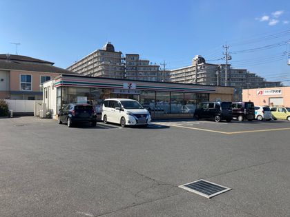 シティハウス北本 4号棟 セブンイレブン北本二ツ家1丁目店(約290m) セブンイレブン北本二ツ家1丁目店(約290m)
