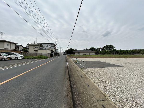 前面道路含む外観