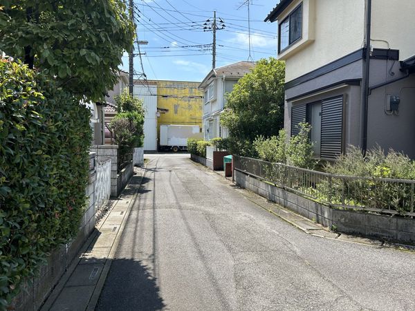 北足立郡伊奈町栄6丁目 前面道路含む外観