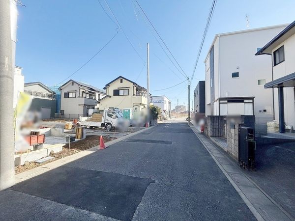 さいたま市見沼区東大宮6丁目 C号棟 前面道路含む外観 さいたま市見沼区東大宮6丁目 C号棟 前面道路含む外観