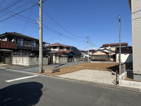 白岡市小久喜 前面道路含む外観 白岡市小久喜 前面道路含む外観