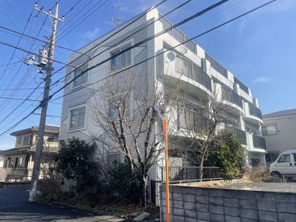 トリプレックス 外観